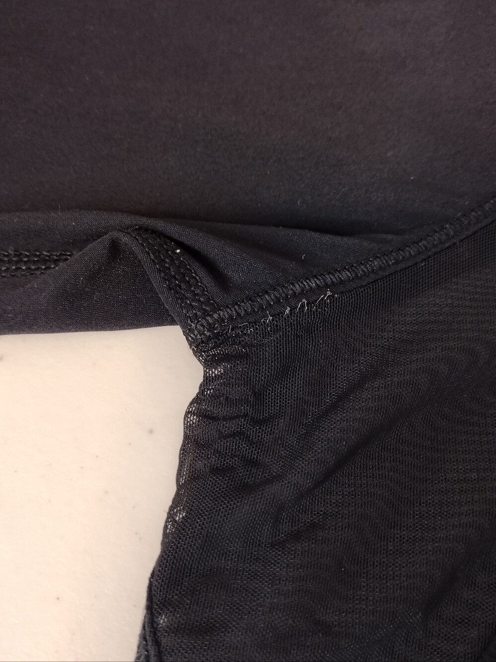 Lululemon Black Lightweight Long Sleeve Athletic Top Sz 10 - Picture 14 of 15